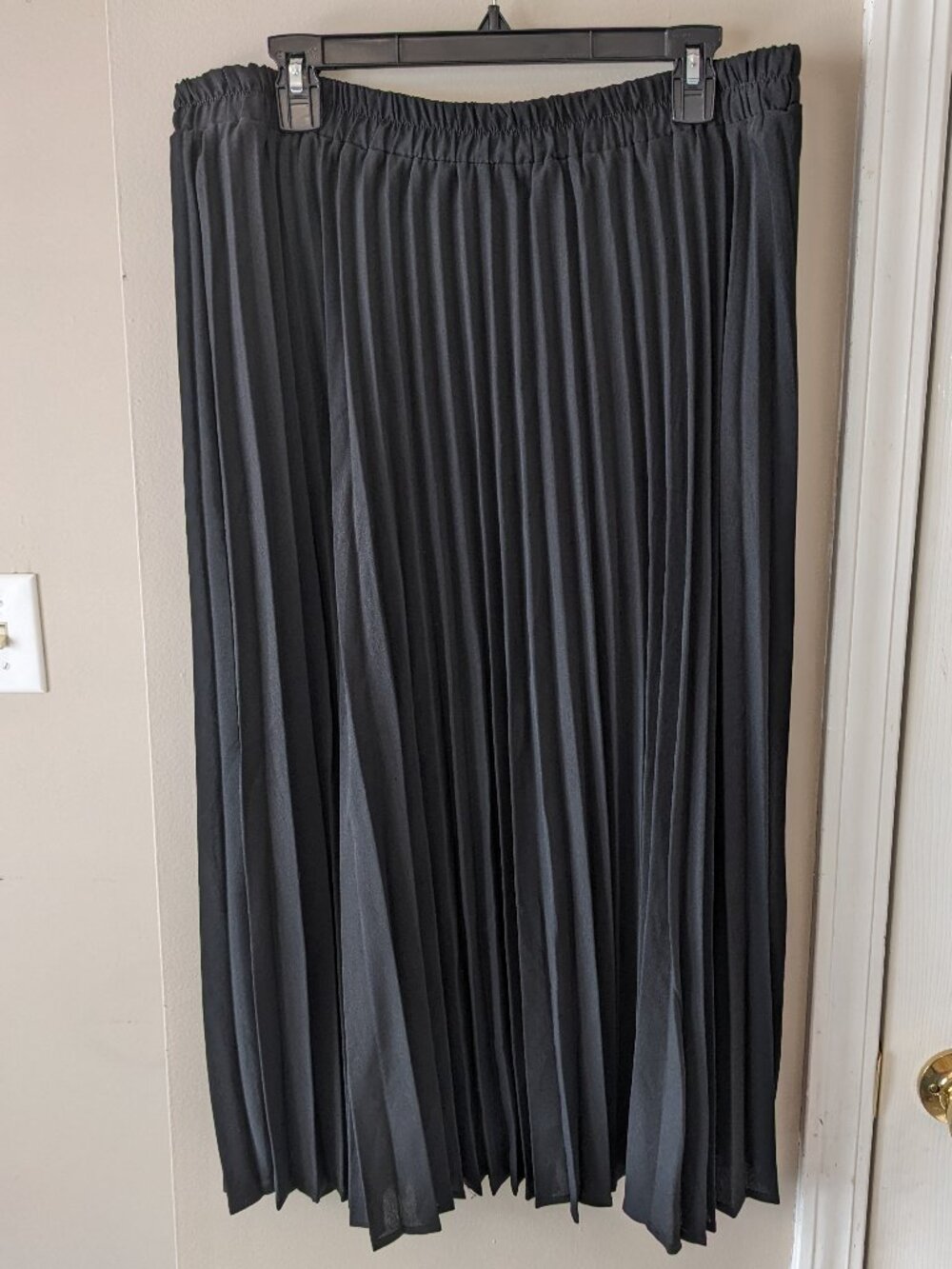 Black Pleated Maxi Skirt Sz 2XL